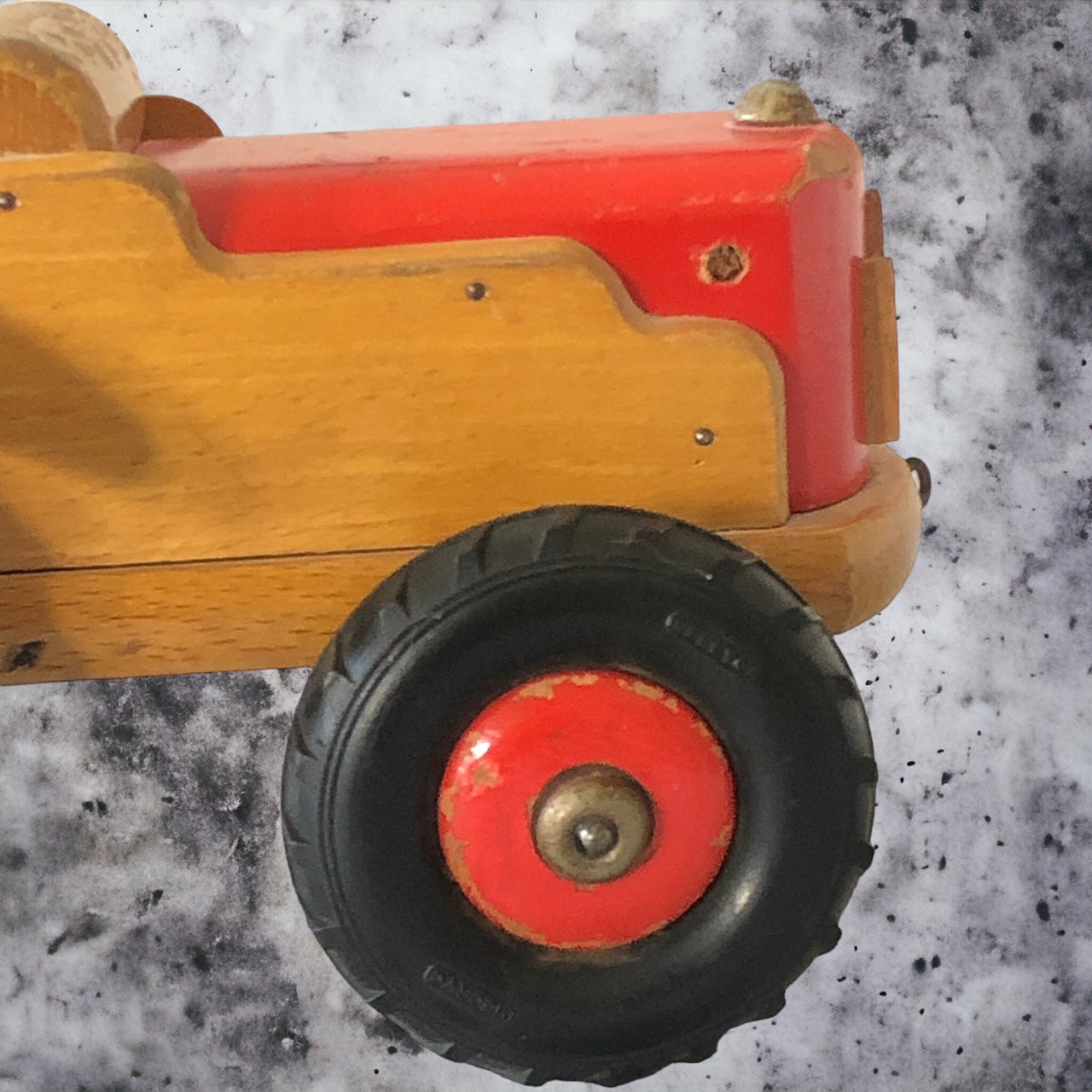 Gecevo Wooden Tractor Toy
